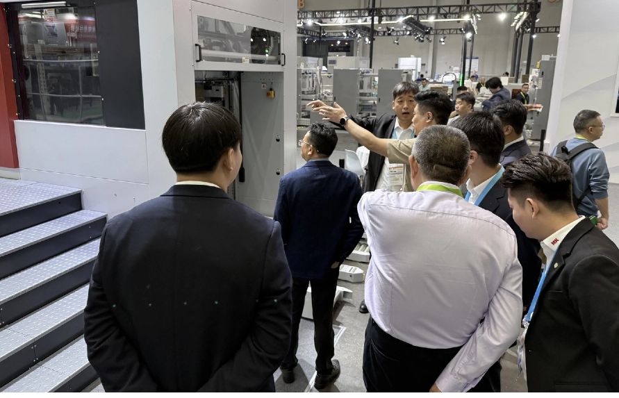 佛山展凯时尊龙人生就是博 “C 位”亮相——有悦·MK1300CSM 清废模切机破效率瓶颈，AGV + 数字孪生打造智造样板